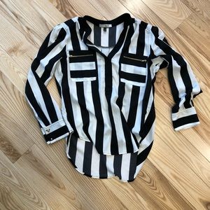 Long sleeve v neck striped shirt